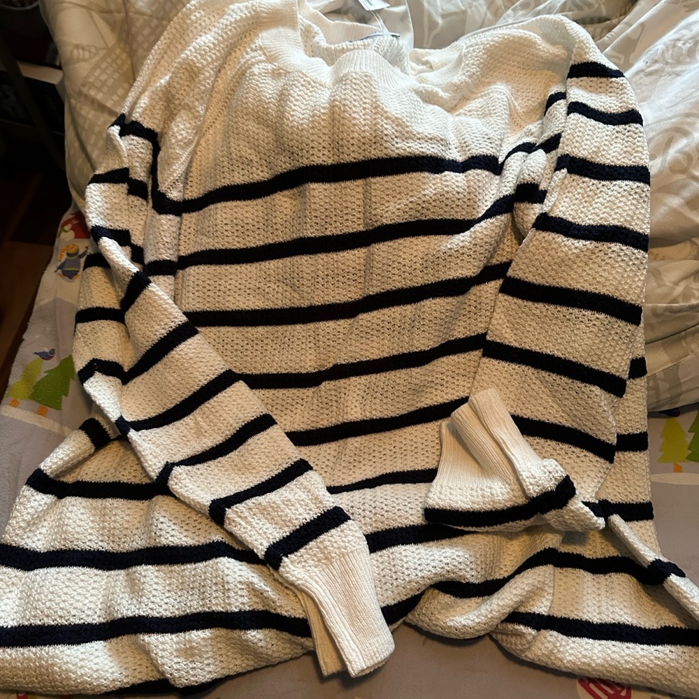 Old navy sweater